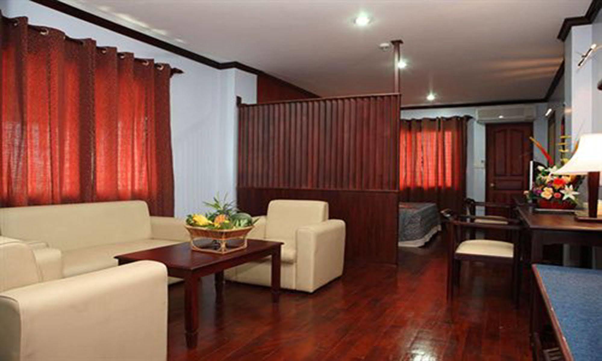 Vansana Riverside Hotel Виентиане Екстериор снимка