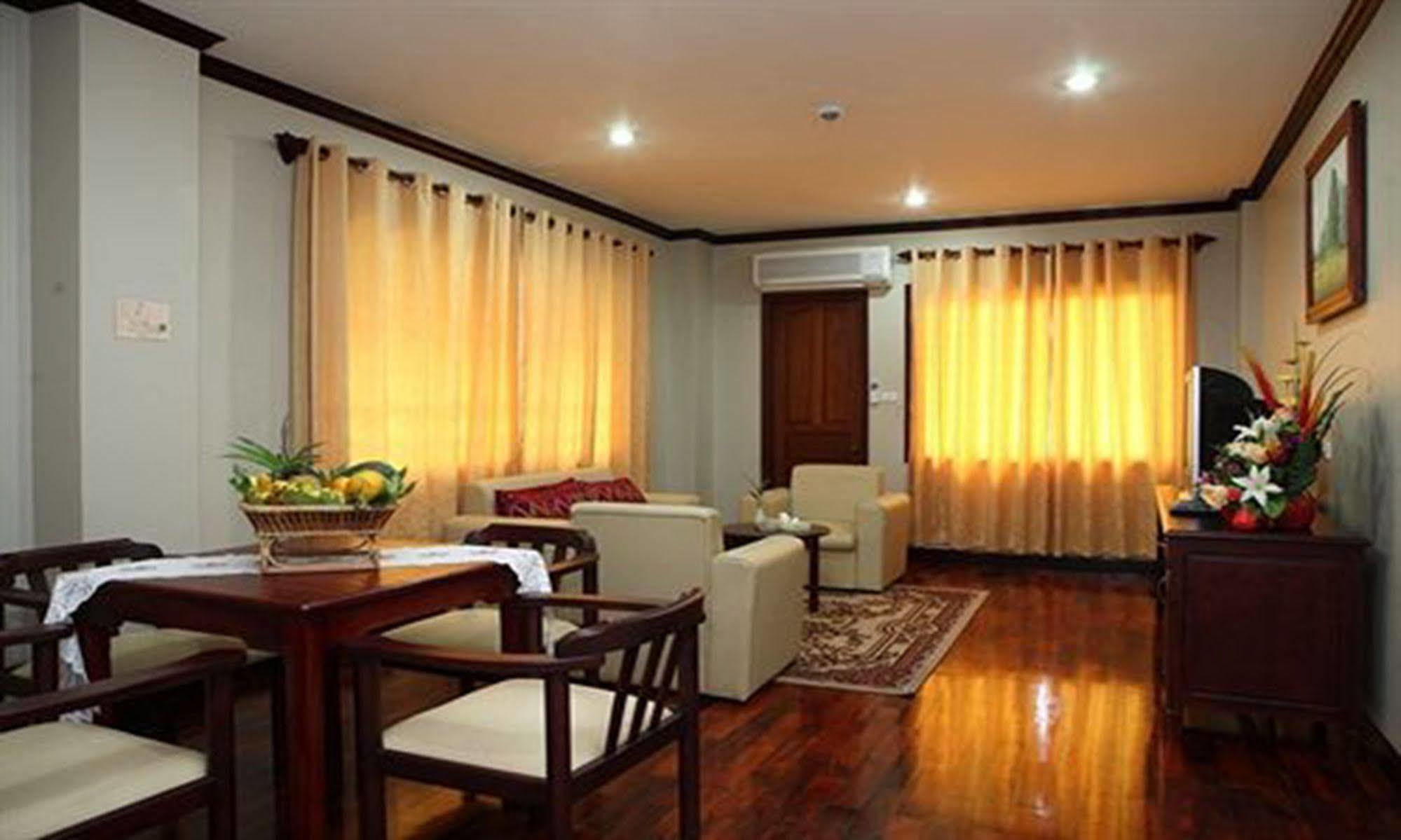 Vansana Riverside Hotel Виентиане Екстериор снимка