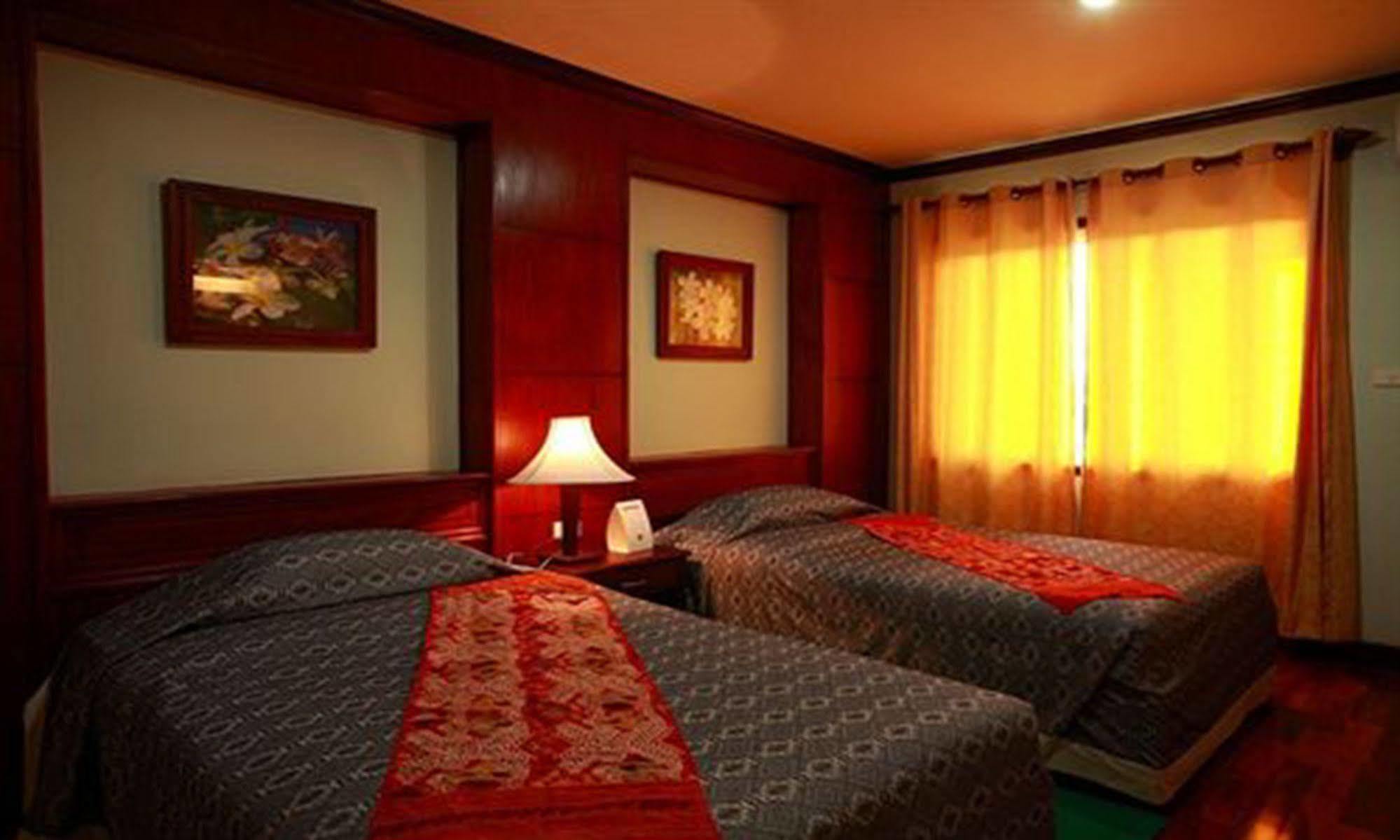 Vansana Riverside Hotel Виентиане Екстериор снимка